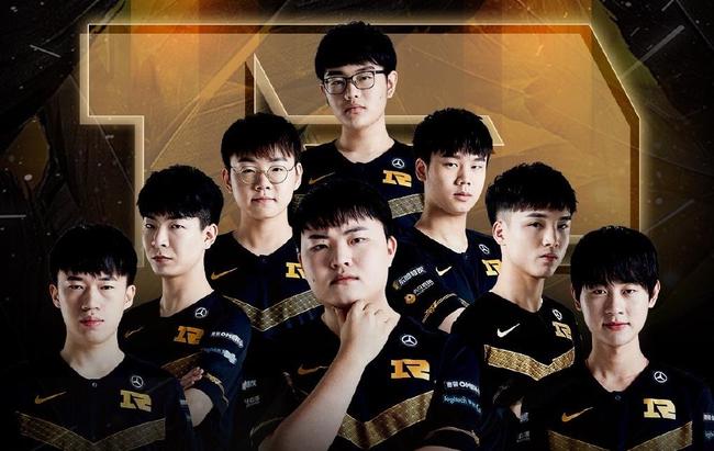 壁球比赛中 壁球比赛中