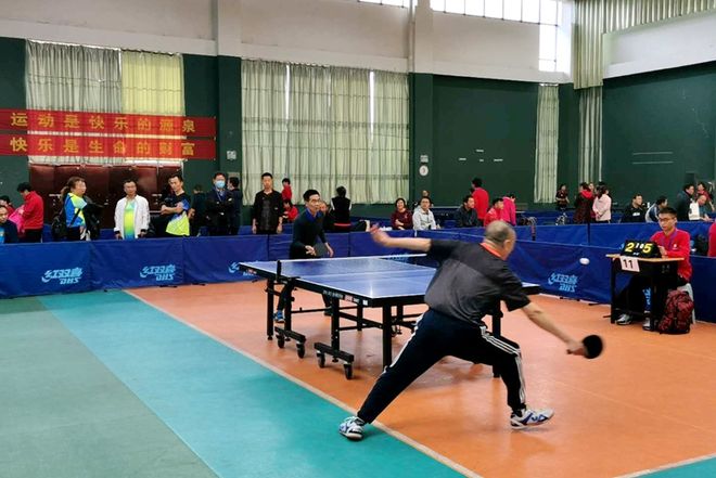 不满总经理！球迷穿哈里森版定制湖人球衣 独行侠主场高呼炒掉尼克