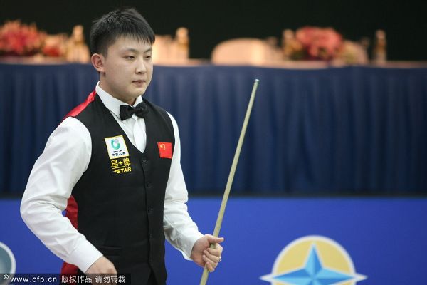 不满总经理！球迷穿哈里森版定制湖人球衣 独行侠主场高呼炒掉尼克