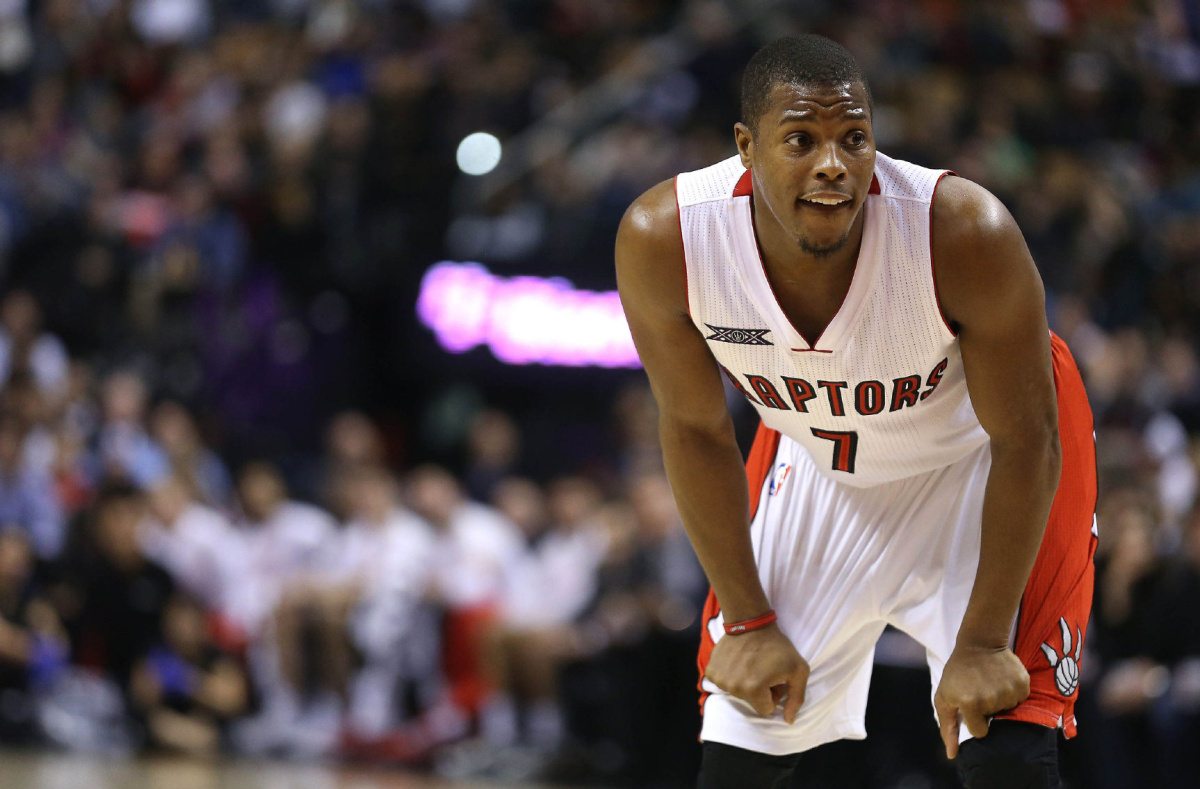 背景下贸然 背景下贸然